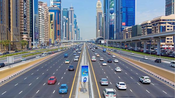 البدء في تطبيق التعرفة المرنة على طرق دبي من نهاية يناير 2025