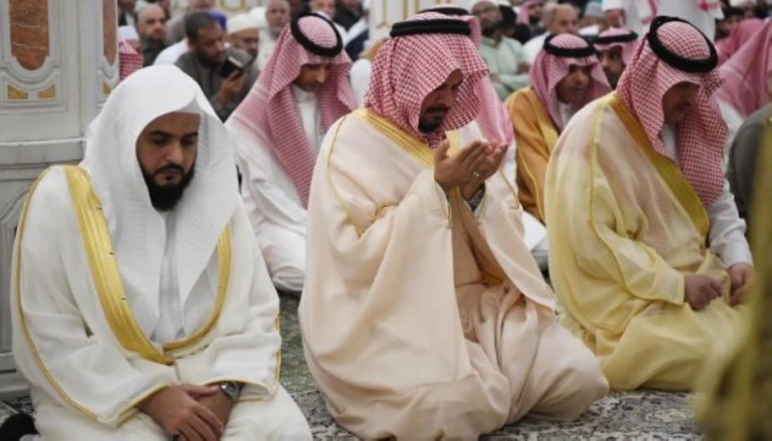 شاهد بالصور.. جموع المصلين تؤدي صلاة الاستسقاء في أنحاء المملكة