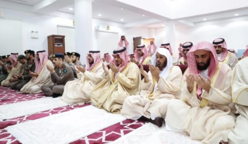 شاهد بالصور.. جموع المصلين تؤدي صلاة الاستسقاء في أنحاء المملكة