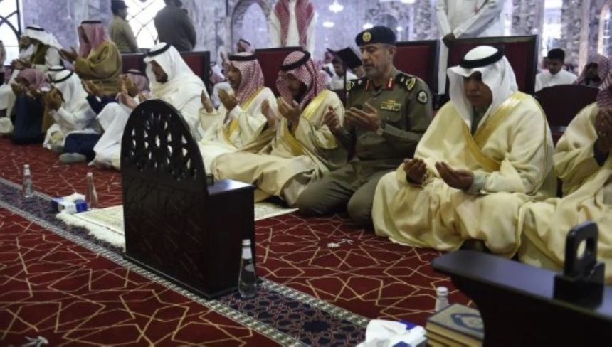 شاهد بالصور.. جموع المصلين تؤدي صلاة الاستسقاء في أنحاء المملكة