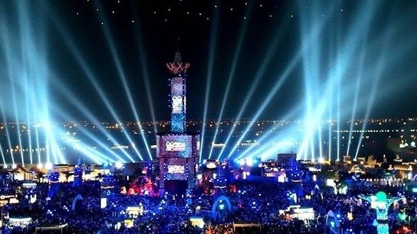 مهرجان الشيخ زايد يحتفي بعيد الاتحاد الـ53