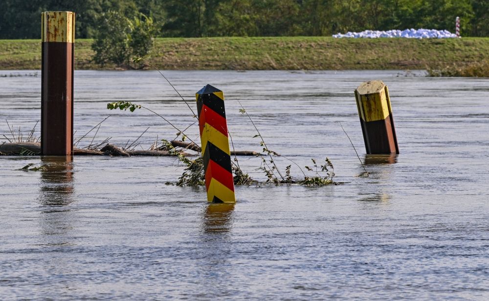 أوغندا.. الانهيارات الأرضية تدمر ست قرى وتودي بحياة 13 شخصًا