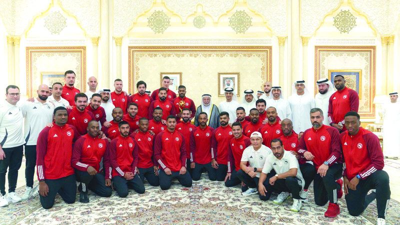 الامارات | سلطان القاسمي يُكرّم فريق الشارقة لكرة اليد «بطل آسيا»