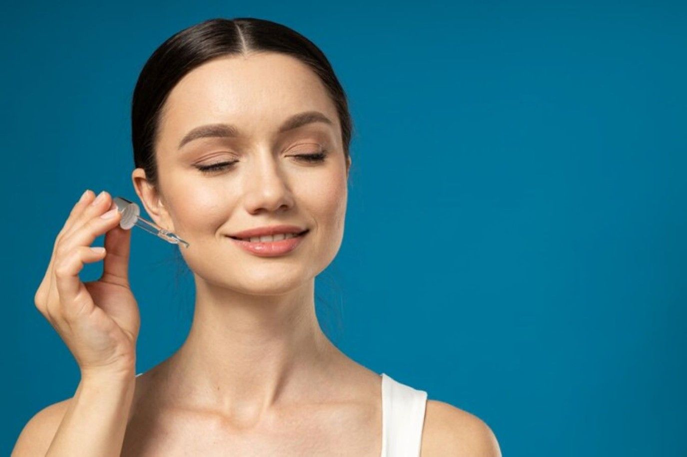 أقوى 3 زيوت طبيعية للحصول على بشرة ناعمة ومضيئة في الشتاء