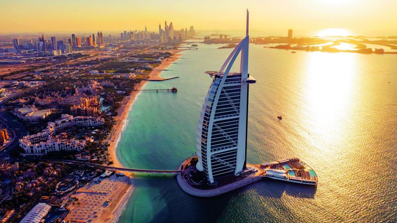 الامارات | برج العرب.. 25 عاماً على ولادة أيقونة أدهشت العالم