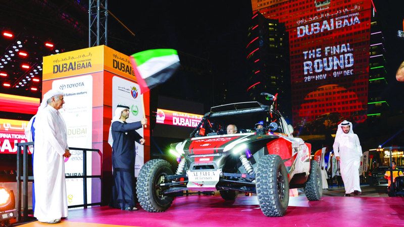 الامارات | منصور بن محمد يعطي إشارة الانطلاق الرسمي لـ «رالي دبي الصحراوي» 2024