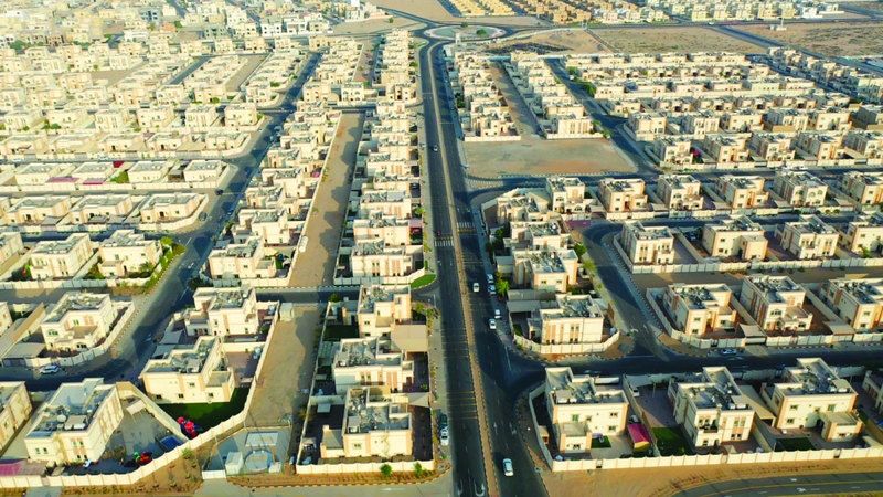 الامارات | خالد بن محمد يعتمد صرف منافع سكنية للمواطنين في أبوظبي  بـ 7.72 مليارات درهم