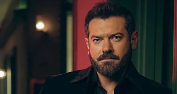 عمرو يوسف يشوق جمهوره لفيلم “درويش” بطريقة مبتكرة