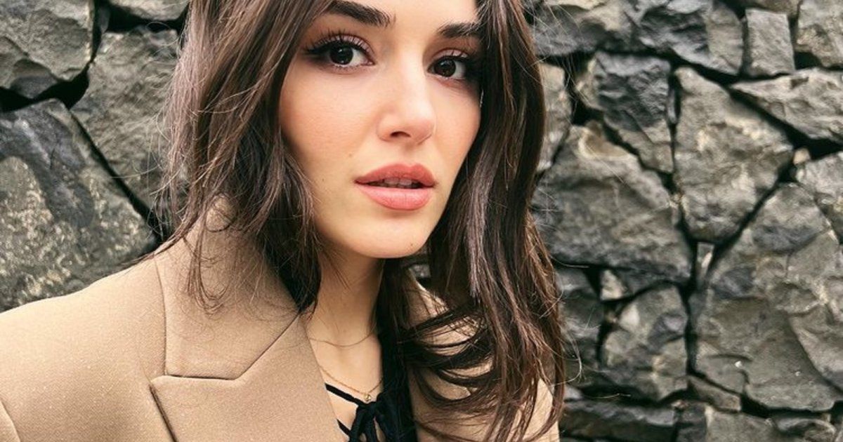 إطلالة هاندا أرتشيل في الأهرامات تلفت الأنظار.. وهـ ـذه تفاصيلها