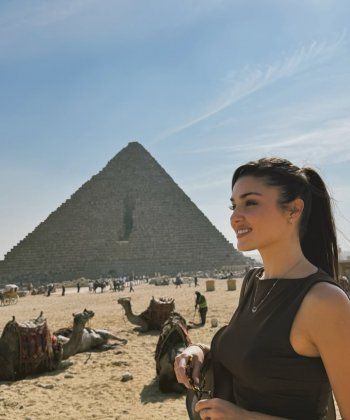 إطلالة هاندا أرتشيل في الأهرامات تلفت الأنظار.. وهـ ـذه تفاصيلها