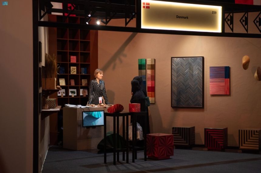 إبداع وتجارة.. "بنان" يسوق الحرف اليدوية ويحولها لمشروعات مستدامة