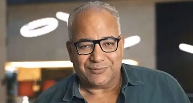 بيومي فؤاد يغلق حساباته ويحذر.. ما القصة؟