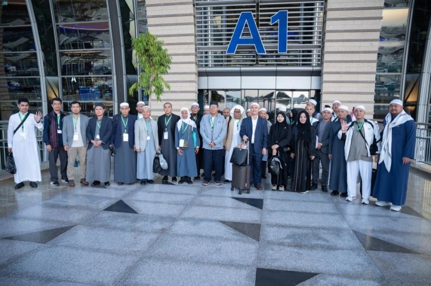 بعد أداء المناسك.. توديع طلائع الدفعة الأولى من ضيوف برنامج العمرة