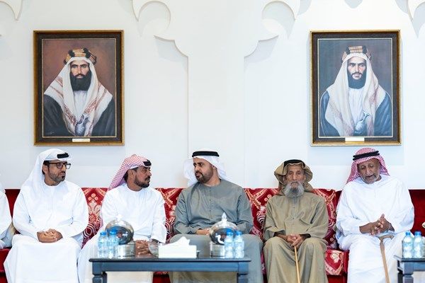 ذياب بن محمد بن زايد يعزي في وفاة سالم النيادي