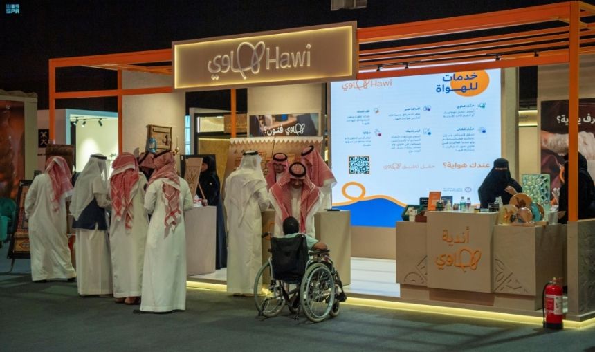 إبداع وتجارة.. "بنان" يسوق الحرف اليدوية ويحولها لمشروعات مستدامة