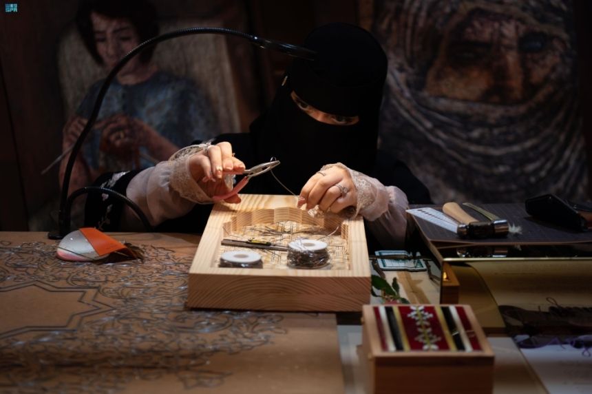 إبداع وتجارة.. "بنان" يسوق الحرف اليدوية ويحولها لمشروعات مستدامة