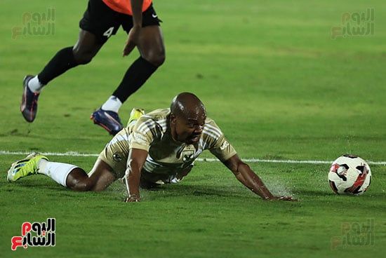 استمرار التعادل السلبي بين الأهلي والبنك بعد مرور 60 دقيقة