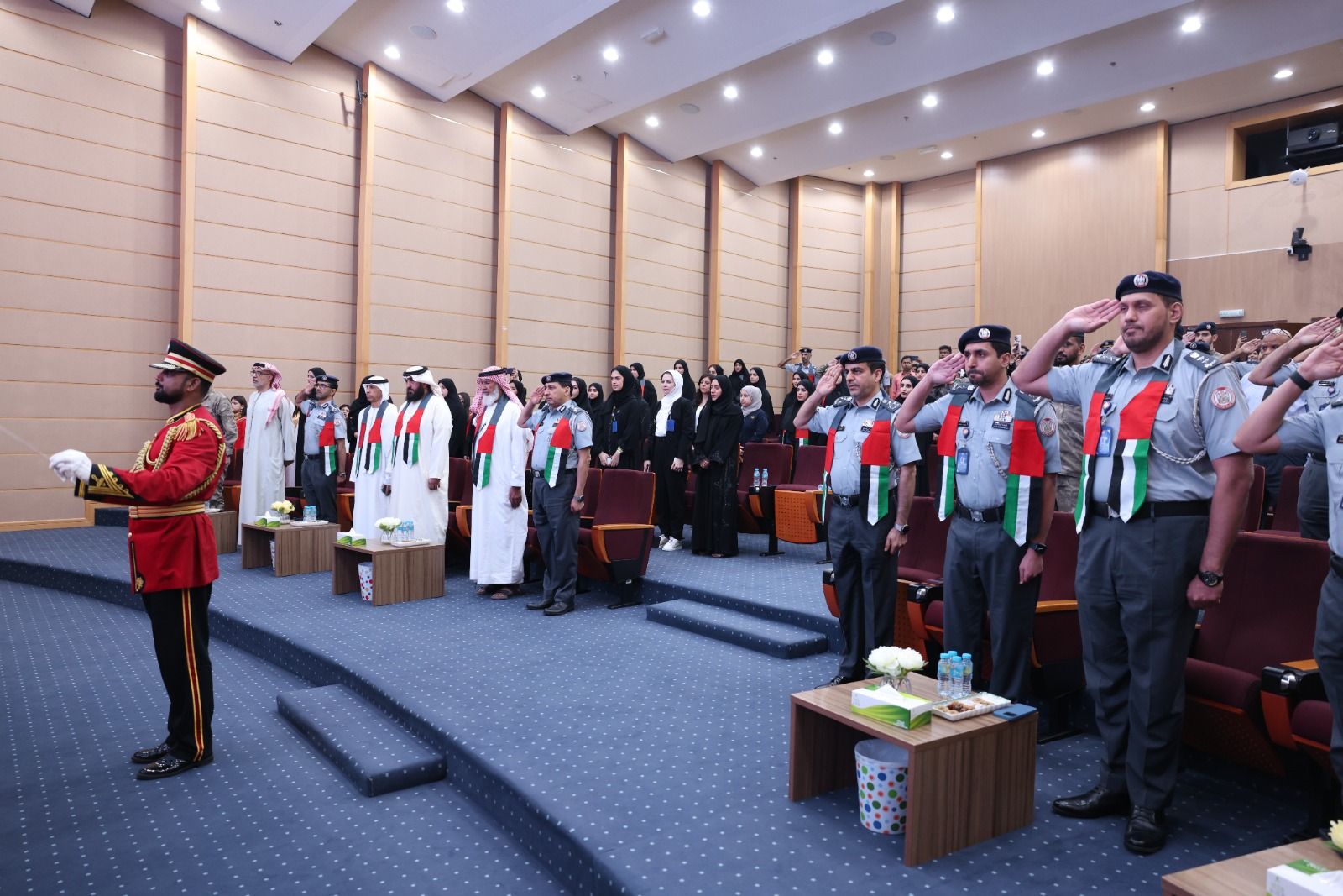 الامارات | قطاعات شرطة أبوظبي تحتفي بعيد الاتحاد الـ 53 وتشيد بإنجازات مسيرة الوطن