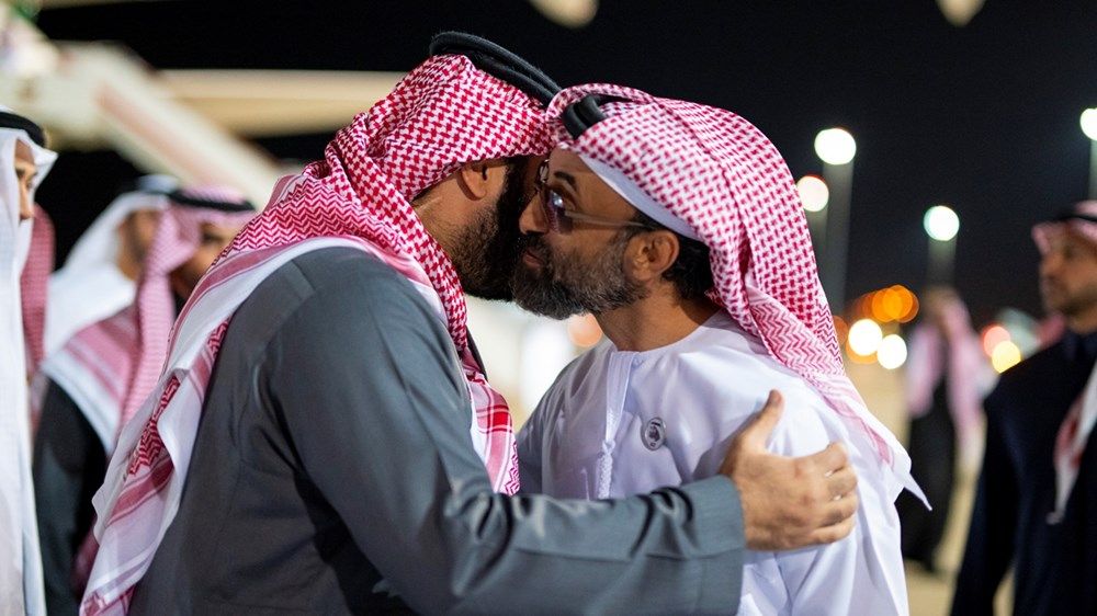رئيس الدولة وولي عهد السعودية يبحثان العلاقات الأخوية