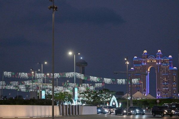 بالصور.. مظاهر الاحتفال بعيد الاتحاد الـ 53 تعم أرجاء الإمارات