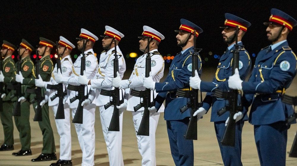 رئيس الدولة وولي عهد السعودية يبحثان العلاقات الأخوية