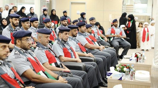 «شرطة أبوظبي» تشيد بإنجازات مسيرة الوطن