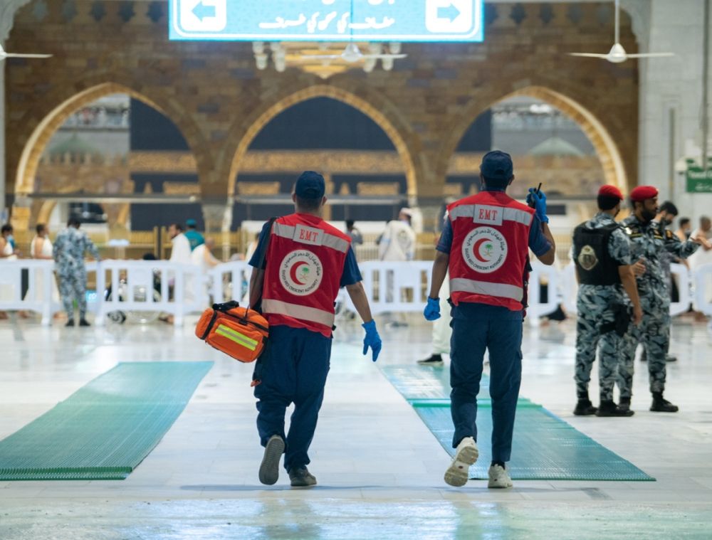 "الهلال الأحمر" يعيد النبض لمعتمرة مصرية بمكة المكرمة