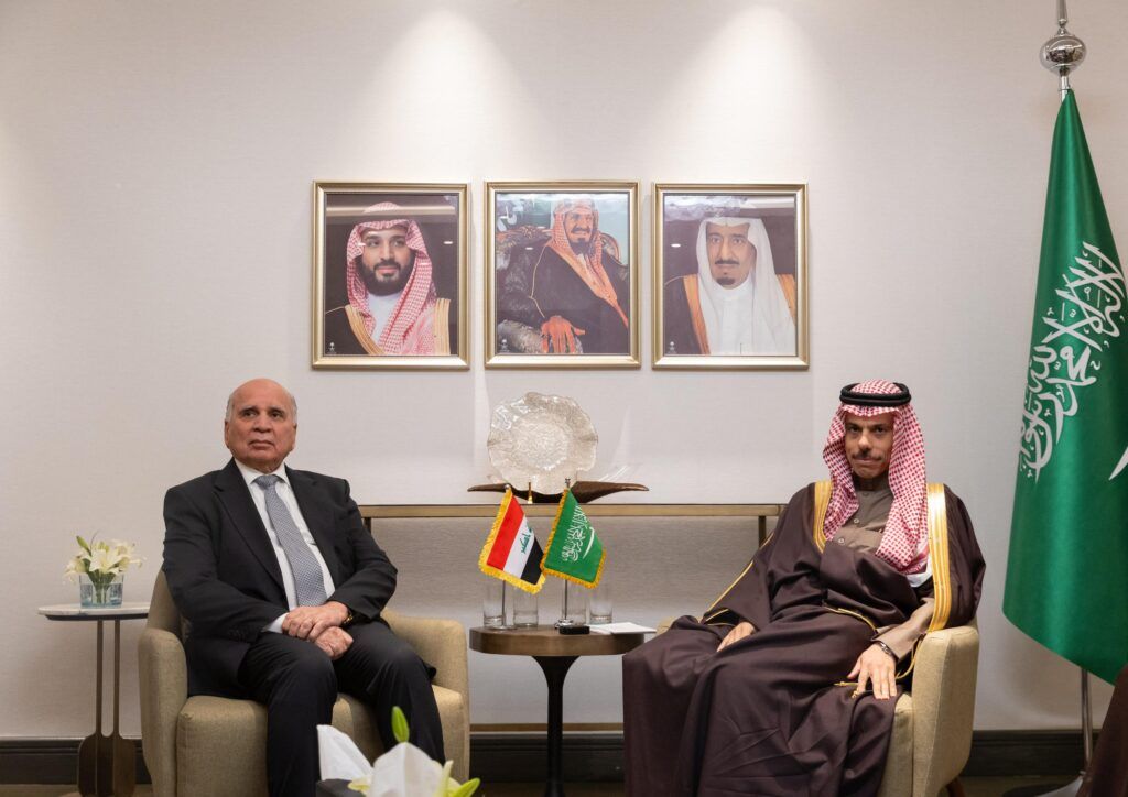 السعودية | وزير الخارجية يلتقي نائب رئيس مجلس الوزراء وزير خارجية العراق