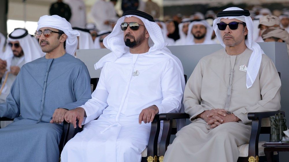 محمد بن راشد يشهد «وقفة ولاء» أضخم عرض اصطفاف لمنتسبي القوات المسلحة