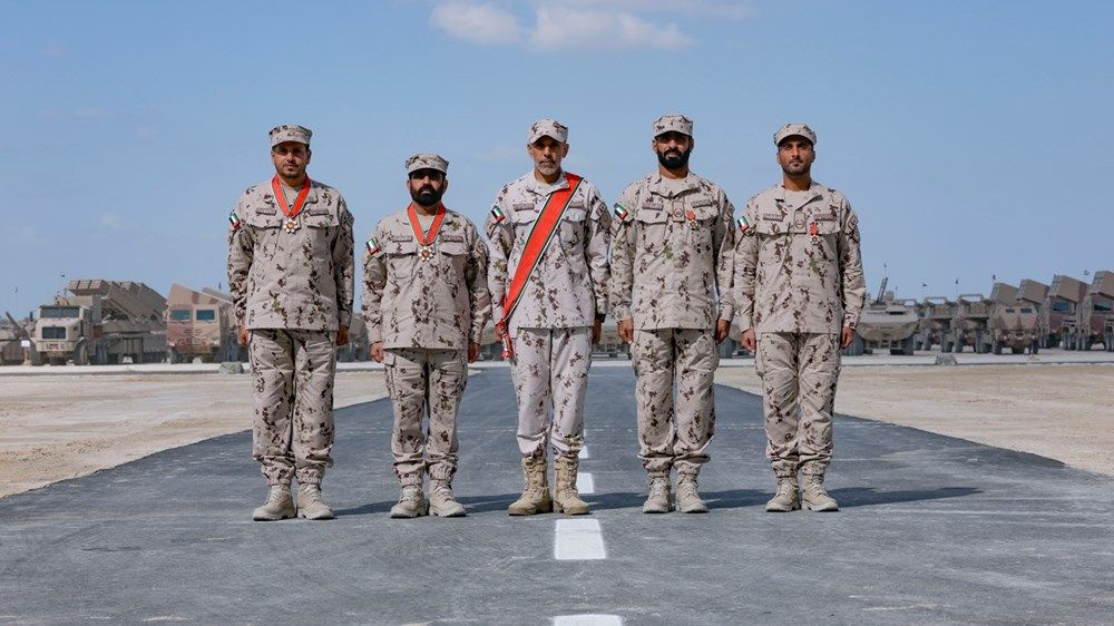 محمد بن راشد يشهد «وقفة ولاء» أضخم عرض اصطفاف لمنتسبي القوات المسلحة