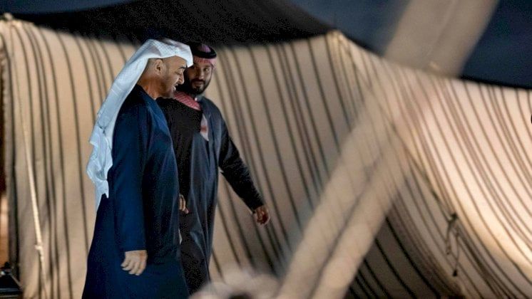 محمد بن زايد ومحمد بن سلمان يؤكدان: استقرار المنطقة أولوية
