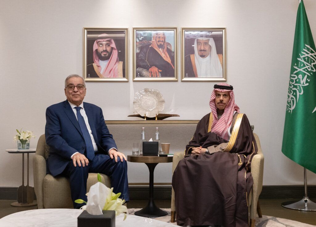 السعودية | وزير الخارجية يلتقي وزير خارجية لبنان