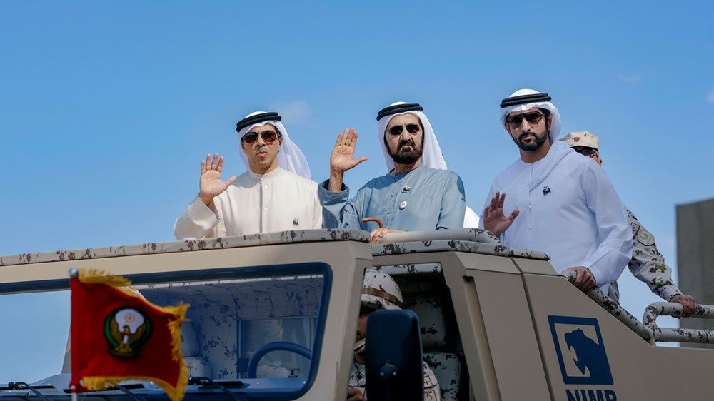 محمد بن راشد يشهد «وقفة ولاء» أضخم عرض اصطفاف لمنتسبي القوات المسلحة