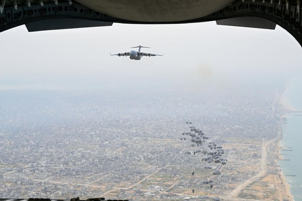 الامارات | الإمارات تحتفي بعيد اتحادها الـ 53 وسط حضور إنساني بارز