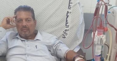 سرطان وفشل كلوى وسكر.. وائل سكيك فلسطينى ستينى يتحدى المرض تحت قصف الاحتلال بغزة