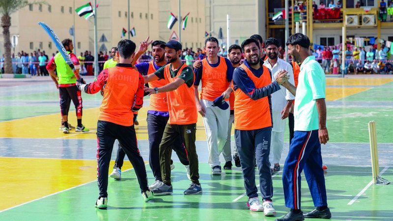 الامارات | مليون عامل يشاركون في احتفالات عيد الاتحاد الـ 53