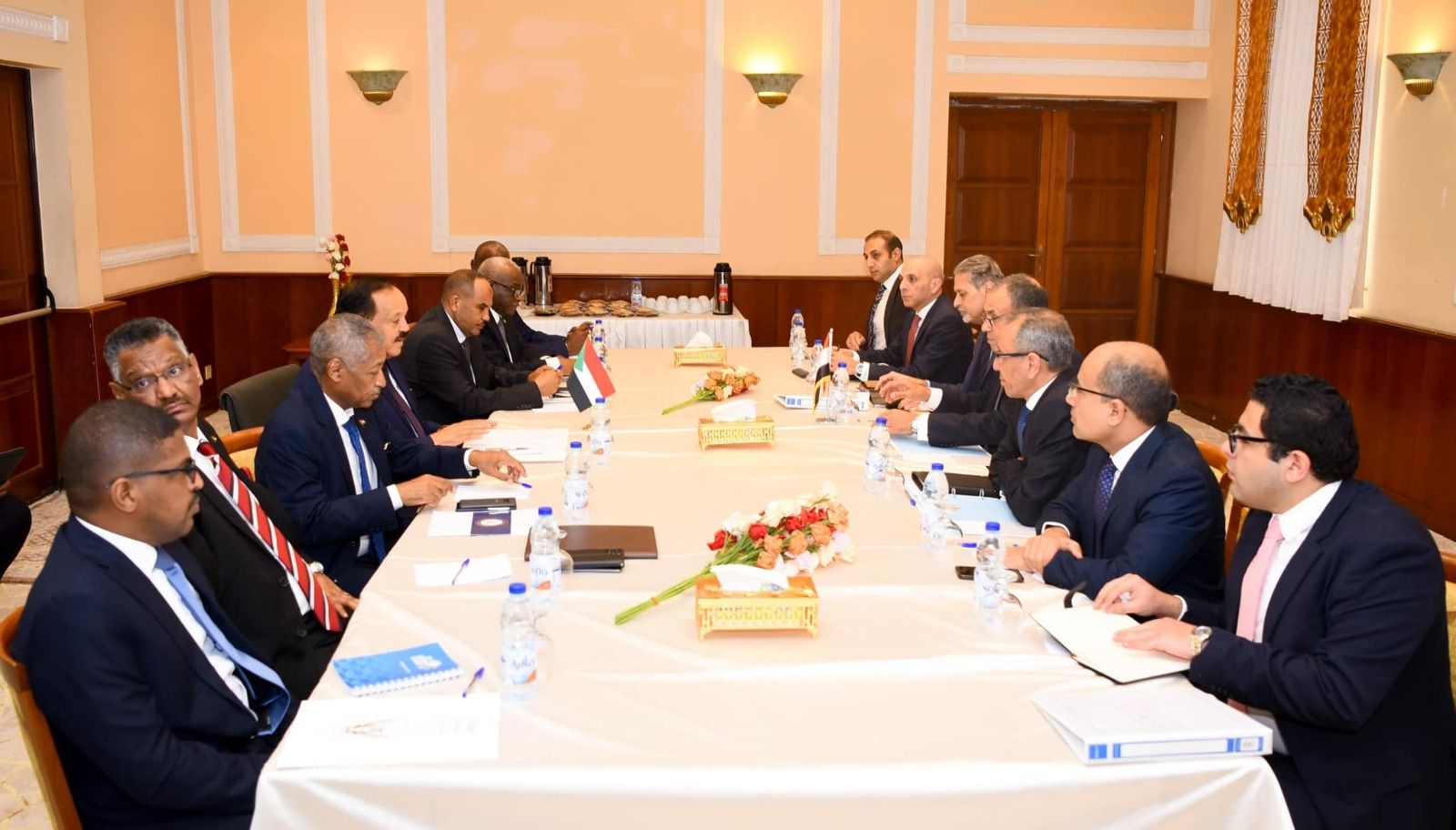 وزير الخارجية ينقل رسالة من الرئيس السيسي إلى رئيس مجلس السيادة السودانى