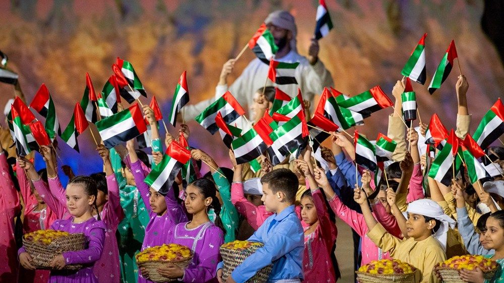 الشيخة فاطمة تشهد الاحتفال الرسمي بعيد الاتحاد  في مدينة العين