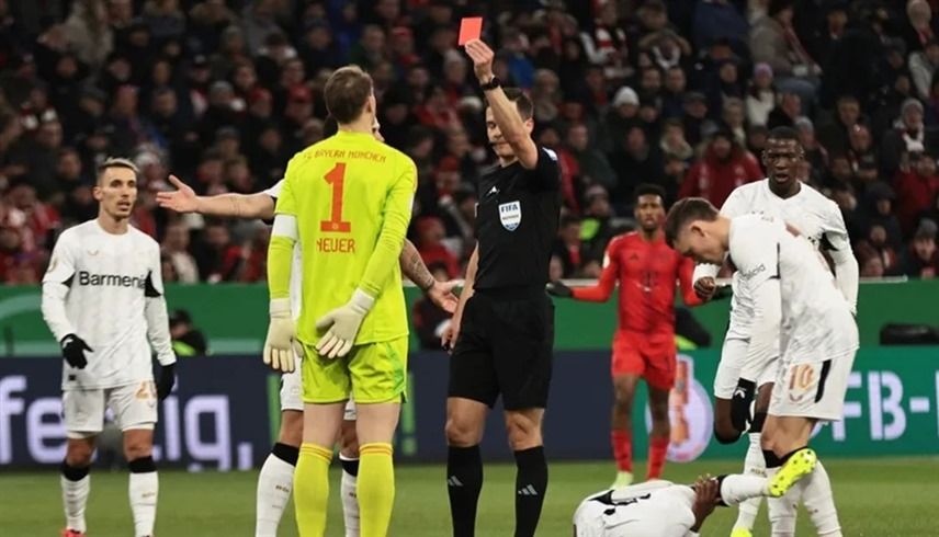 الامارات | بعد 923 مباراة.. مانويل نوير يحصل على أول طرد في تاريخه