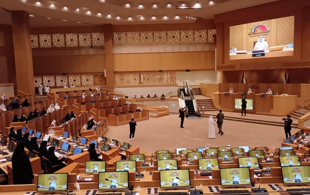 الامارات | "الوطني" يرصد 13 ملاحظة حول سياسة الذكاء الاصطناعي الحكومية