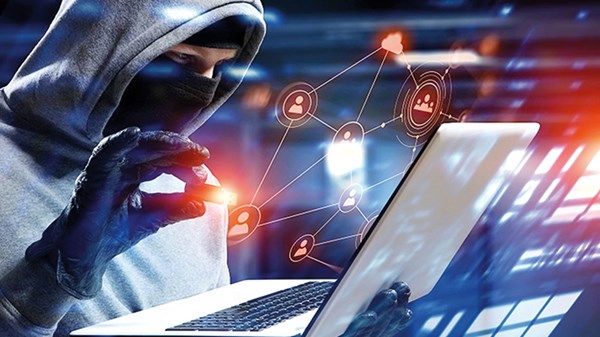 «الأمن السيبراني»: مشاركة المعلومات على الإنترنت تهدد الخصوصية