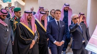 الخليج اليوم .. الرئيس الفرنسي يزور حي الطريف التاريخي في الدرعية