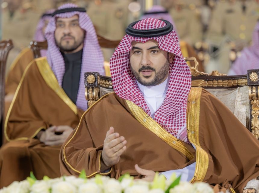وزير الدفاع يرعى حفل تخريج طلبة دورات تأهيل الضباط الجامعيين