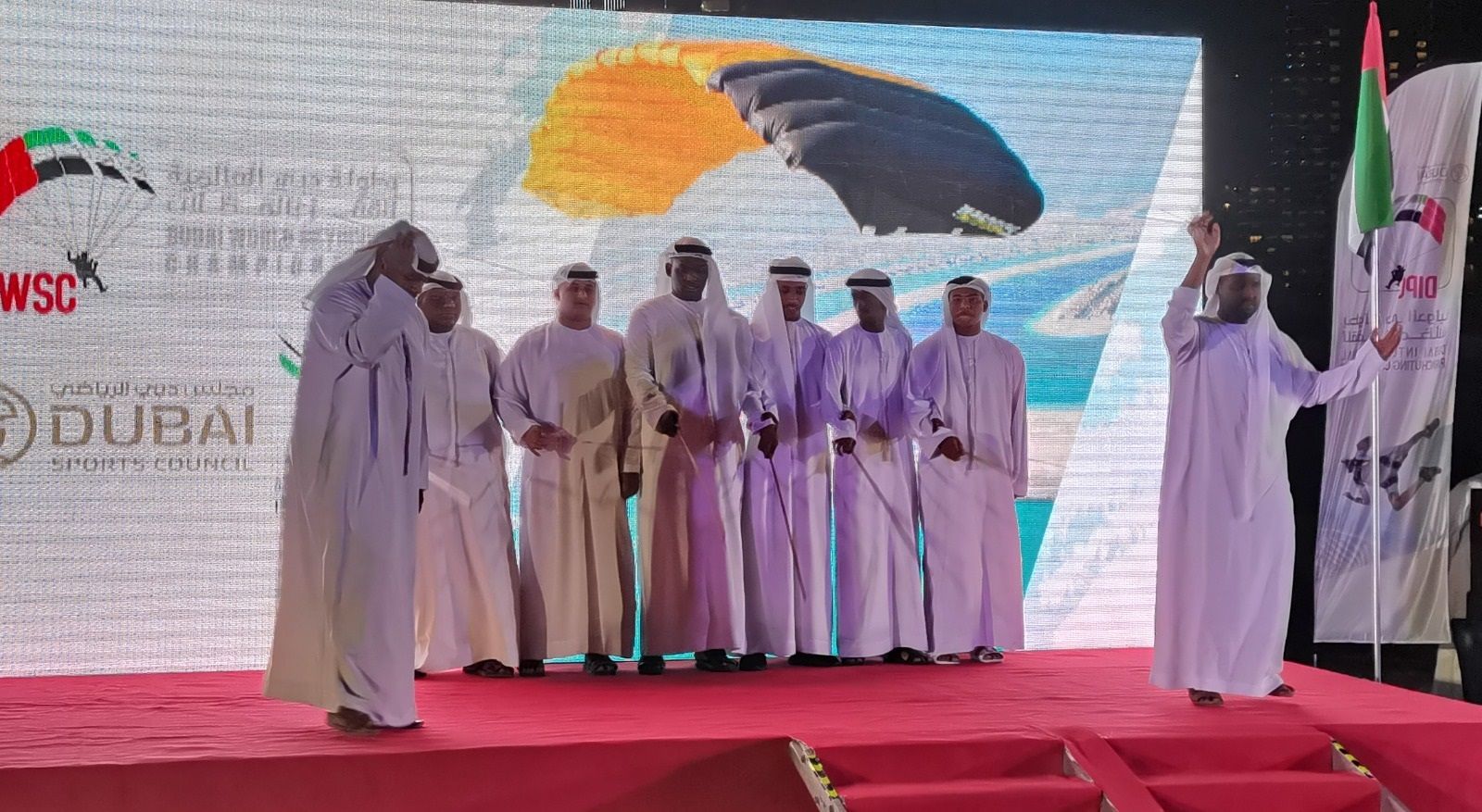 الامارات | اللجنة المنظمة لبطولة دبي العالمية للقفز بالمظلات تحتفي بالمشاركين