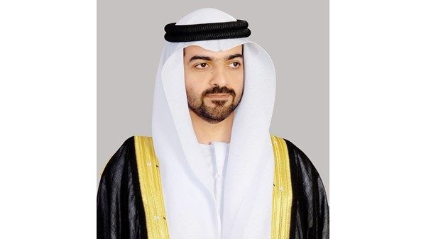 حامد بن زايد يهنئ هزاع بن زايد بتعيينه ممثلاً للحاكم في منطقة العين