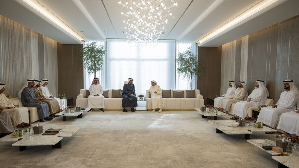 رئيس الدولة يزور حاكم عجمان