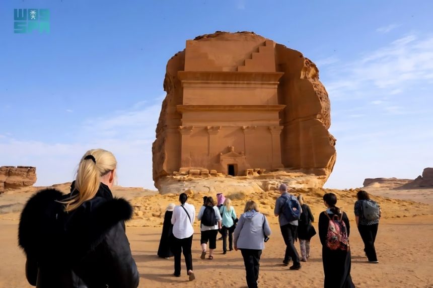 نمو تراخيص الإرشاد السياحي بنسبة 121% في 3 أشهر