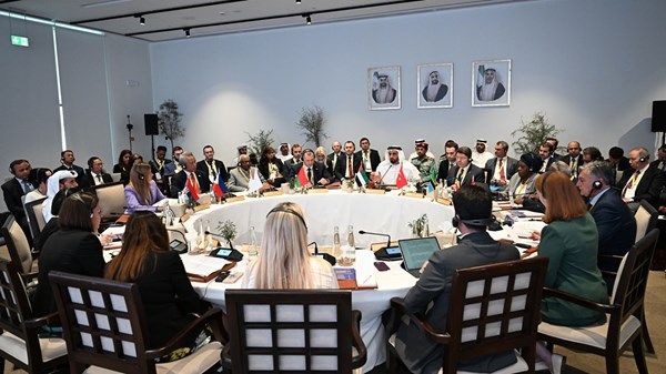 سيف بن زايد يشهد انطلاق أعمال القمة العالمية «نحن نحمي»