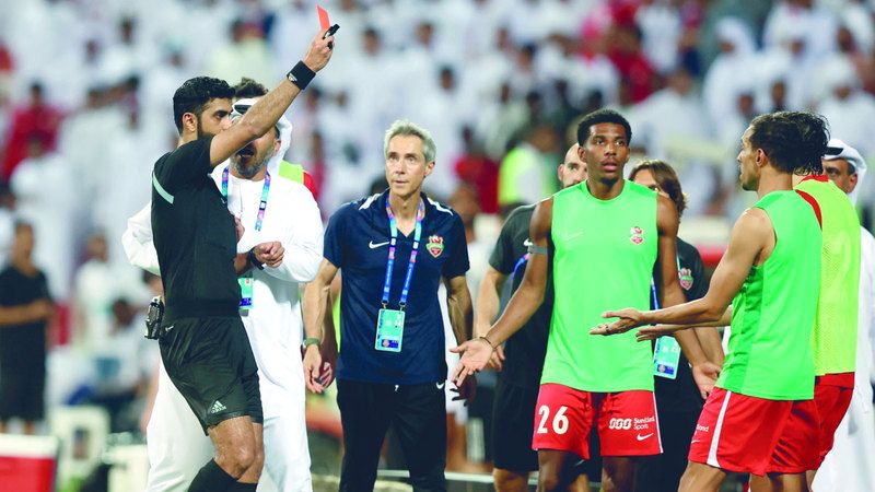 الامارات | 5 أسباب لغياب الحكم الأجنبي في آخر 3 جولات بالدوري