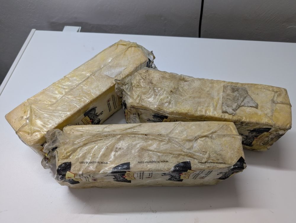 ضبط أكثر من 1.3 طن من اللحوم والمواد الغذائية الفاسدة بجدة 